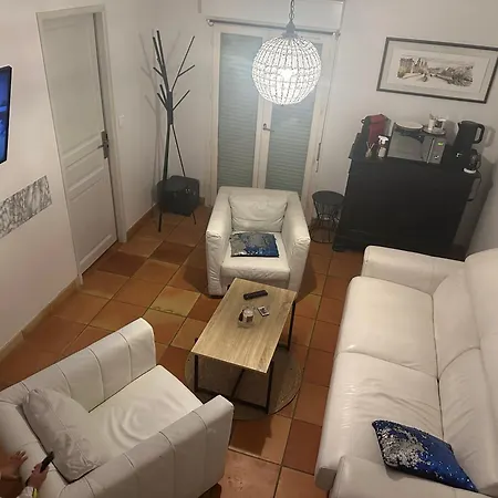 La Bella Πανσιόν Abzac (Gironde)